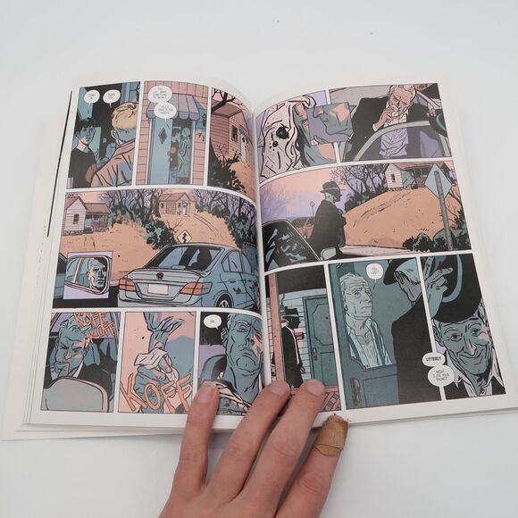 Outcast Vol 1 : A Darkness Surrounds Him by Kirkman & Azaceta Image Comics 2015 - Picture 4 of 5